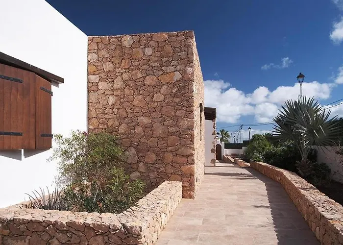 Pueblo Canario Aparthotel Los Estancos