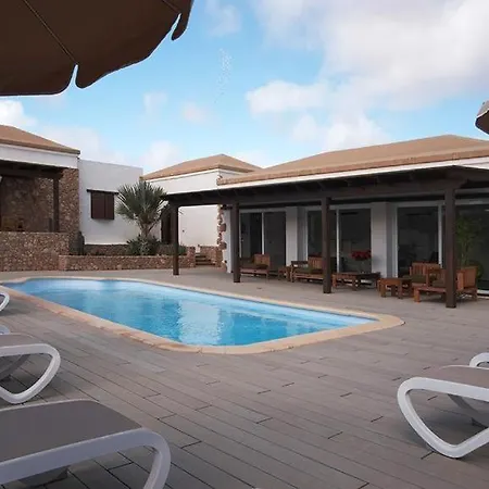 Pueblo Canario Aparthotel